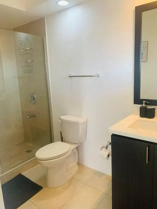 Apartment Odyssey On The 5Th - Exquisite Luxury Apt Kingston